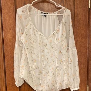 White House Black Market Women's White Floral Blouse Ruffle Top Size 12P